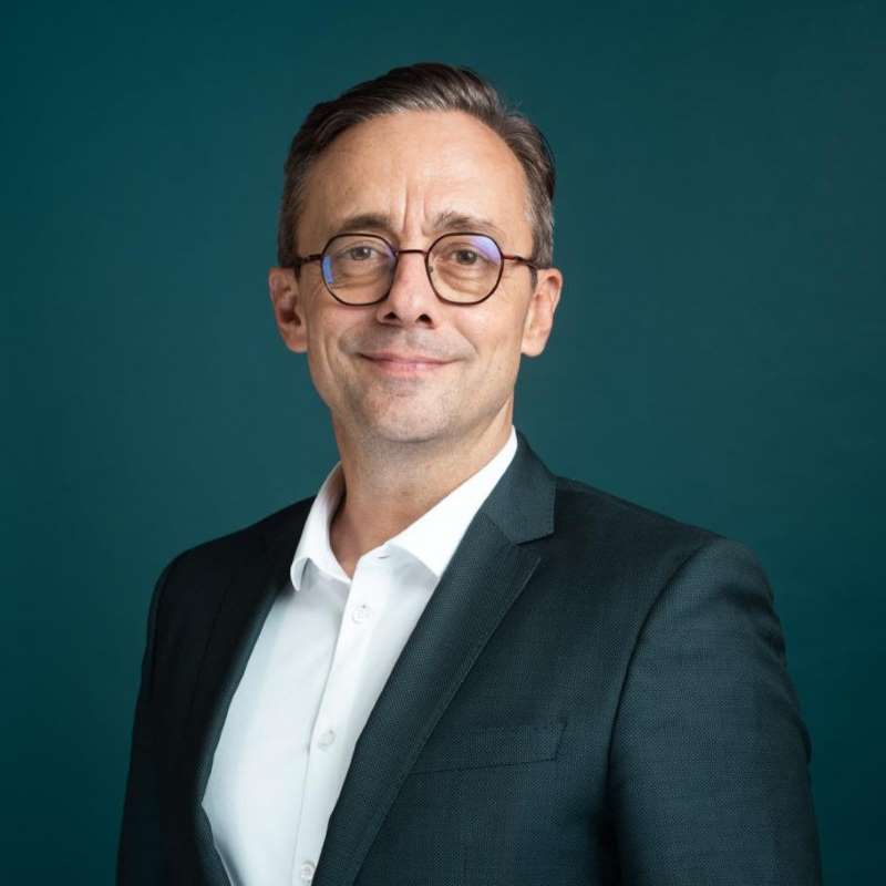 Olivier Givet, Apicil