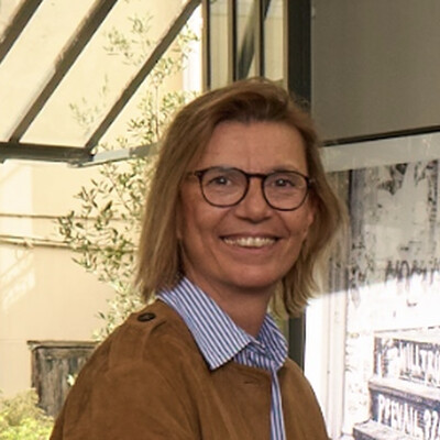 Véronique Reille Soult, Backbone