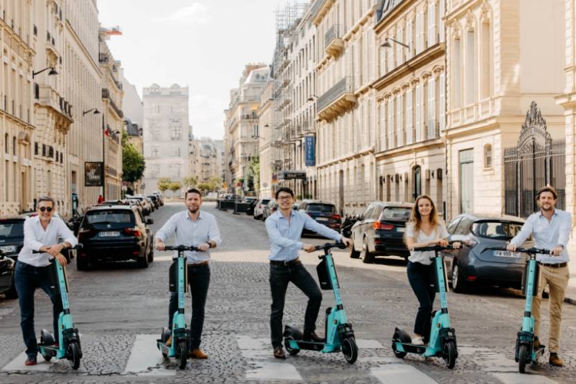 L'équipe parisienne de White Star Capital sur les trottinettes Tier © White Star Capital L'équipe parisienne de White Star Capital sur les trottinettes Tier © White Star Capital