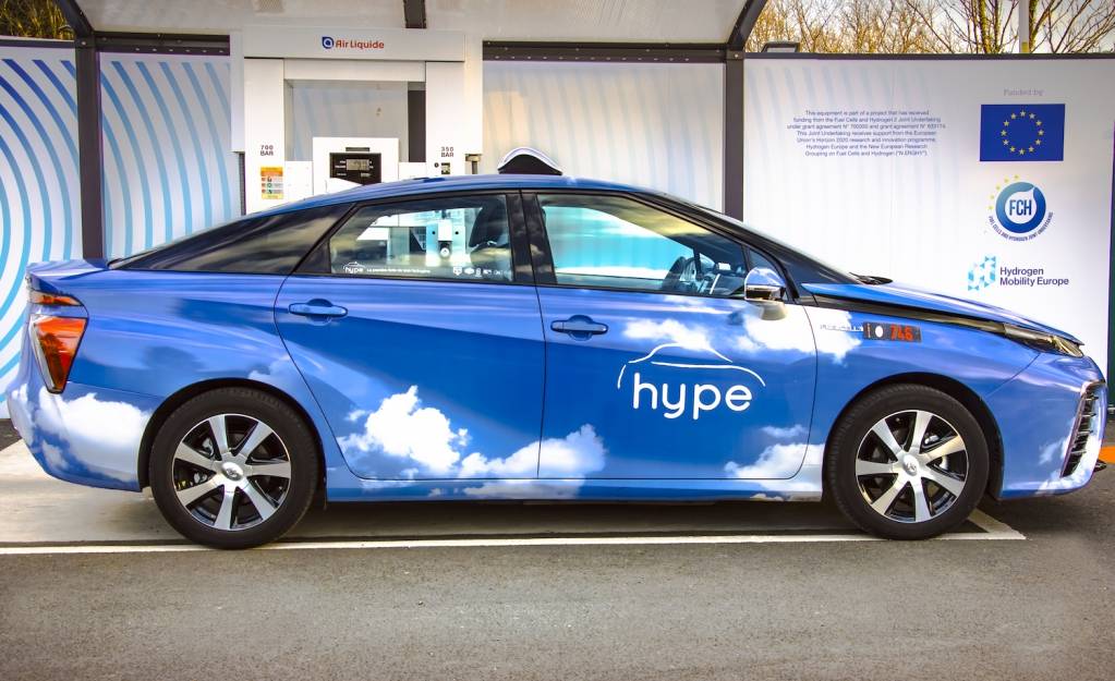Un véhicule de la flotte de taxis hydrocarbures Hype par STEP. Un véhicule de la flotte de taxis hydrocarbures Hype par STEP.