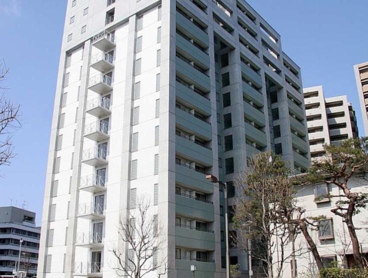 L'une des tours résidentielles achetées par Axa IM Alts au Japon. L'une des tours résidentielles achetées par Axa IM Alts au Japon.