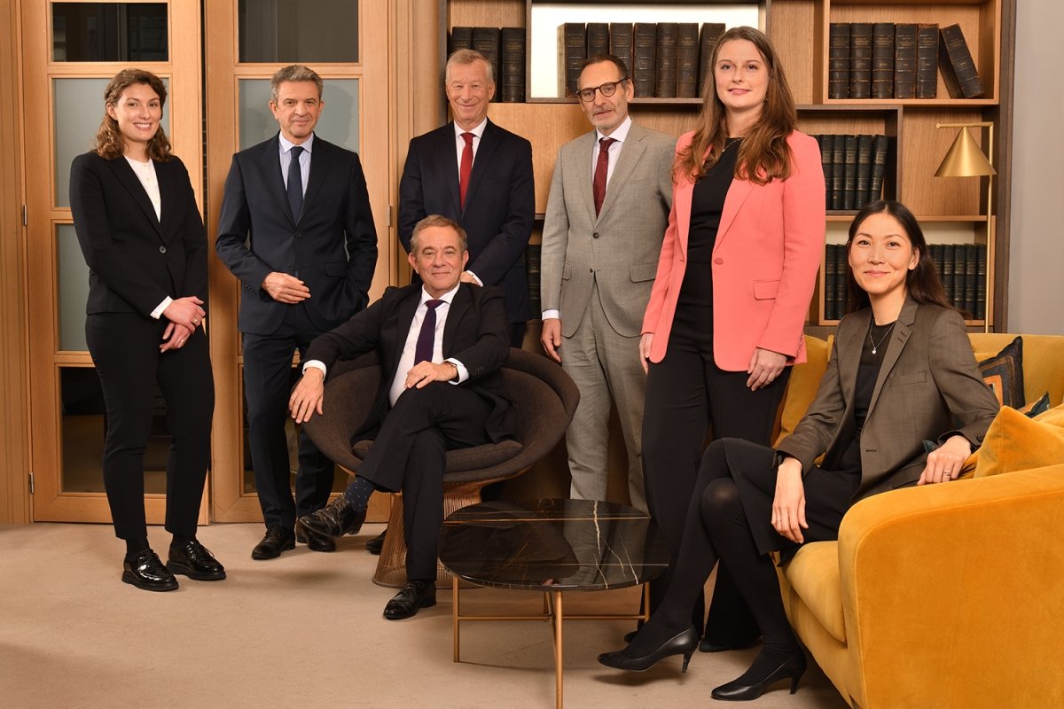 © Come BARDON / De gauche à droite : Juliette Halimi, Arnaud Burg, Bernard Tezé, Jérôme Lombard-Platet, Christophe Billet, Audrey Clément et Emma Quercy.