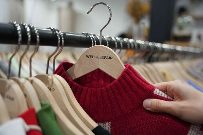 © We Dress Fair © We Dress Fair