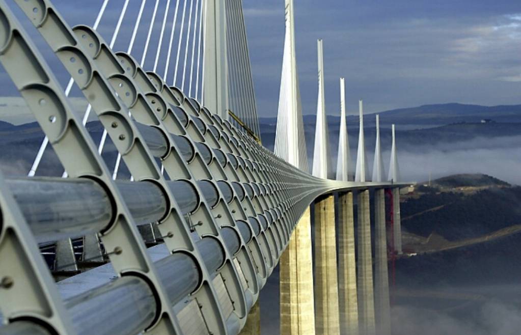 Liaisons d'armatures Bartec dans le Viaduc de Millau - © Bartec Company Liaisons d'armatures Bartec dans le Viaduc de Millau - © Bartec Company