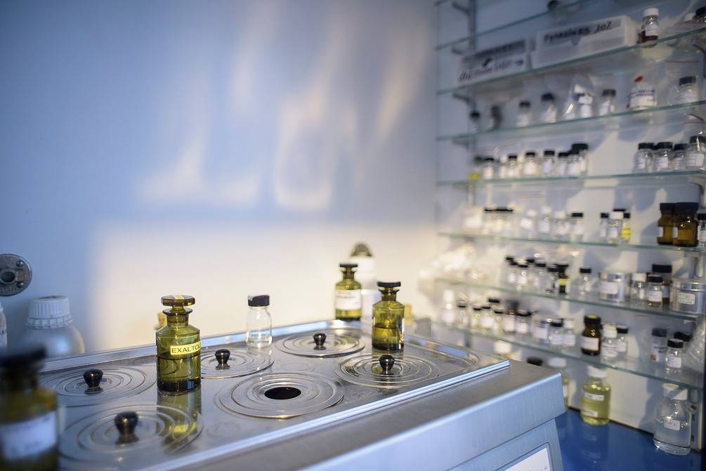 Créations & Parfums UNE Créations & Parfums UNE