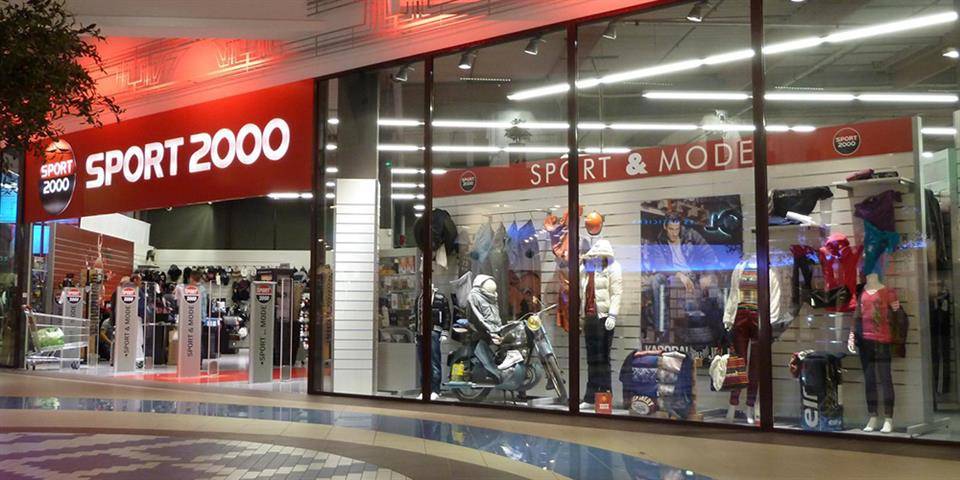 Sport 2000 UNE Sport 2000 UNE