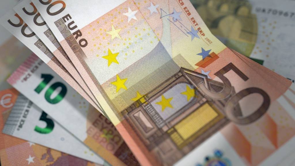 Zadig Asset Management gère aujourd’hui 1,6 Md€) (1,8 Md$) pour le compte d’investisseurs institutionnels, banques privées et family office en Europe et aux États-Unis. Zadig Asset Management gère aujourd’hui 1,6 Md€) (1,8 Md$) pour le compte d’investisseurs institutionnels, banques privées et family office en Europe et aux États-Unis.