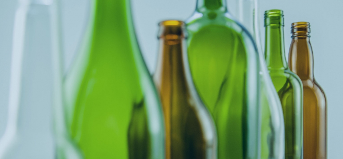 Les contenants en verre de Nampak Glass sont utilisés pour les boissons alcoolisées et non alcoolisées, ainsi que pour les produits alimentaires. - © Nampak Glass