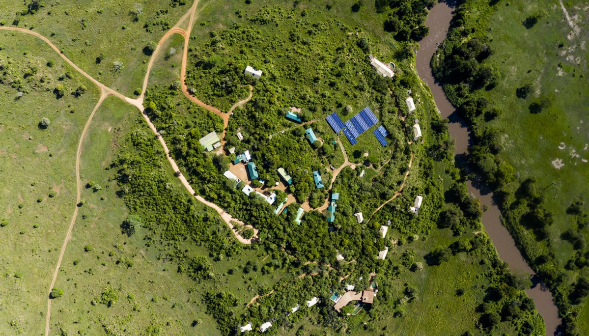 Projet de GridX : vue aérienne du Singita Faru Faru Lodge, à Grumeti, parc de Serengeti, Tanzanie - gridxafrica.com/Singita