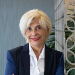 Anne-Marie Pecoraro, UGGC