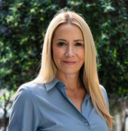 Emily Anderson, Clipperton  Emily Anderson, Clipperton