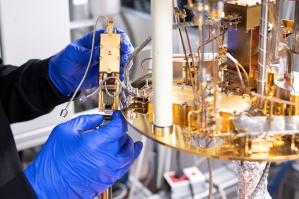 © C12 Quantum Electronics © C12 Quantum Electronics