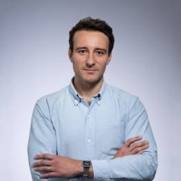 Un responsable de la conformité chez Serena