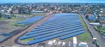 Les solutions off-grid hybrides de Nuru fournissent une électricité à 84 % d’origine renouvelable à des tarifs par kWh entre entre 30 et 50 % moins chers que le coût moyen des générateurs diesels dans la région. - © Nuru