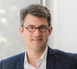 Georges Verneuil, Valtus