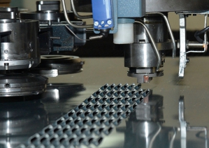 Transformation de l'acier, poinçonnage © Bacacier