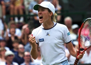 Justine Henin avec maillot Le coq sportif - lecoqsportif.com