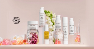 Aux origines de la maison Patyka : la formulation en 1922, par un apothicaire parisien, de « l'Huile Absolue », un élixir d'huiles essentielles et végétales. © Patyka Cosmestics